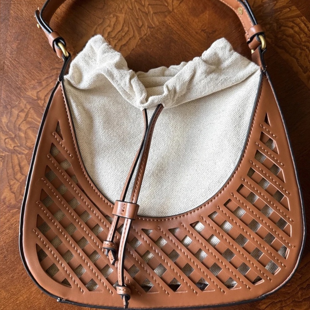 Zara Bucket Bag - Picture 2 of 2